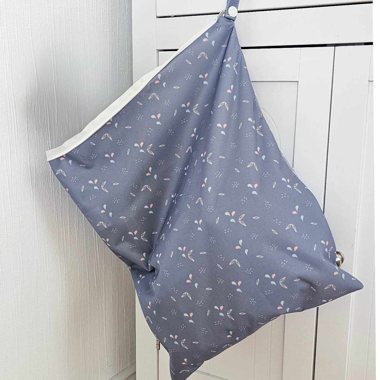 Wetbag mit Trockenfach grau 31x38 cm Motiven