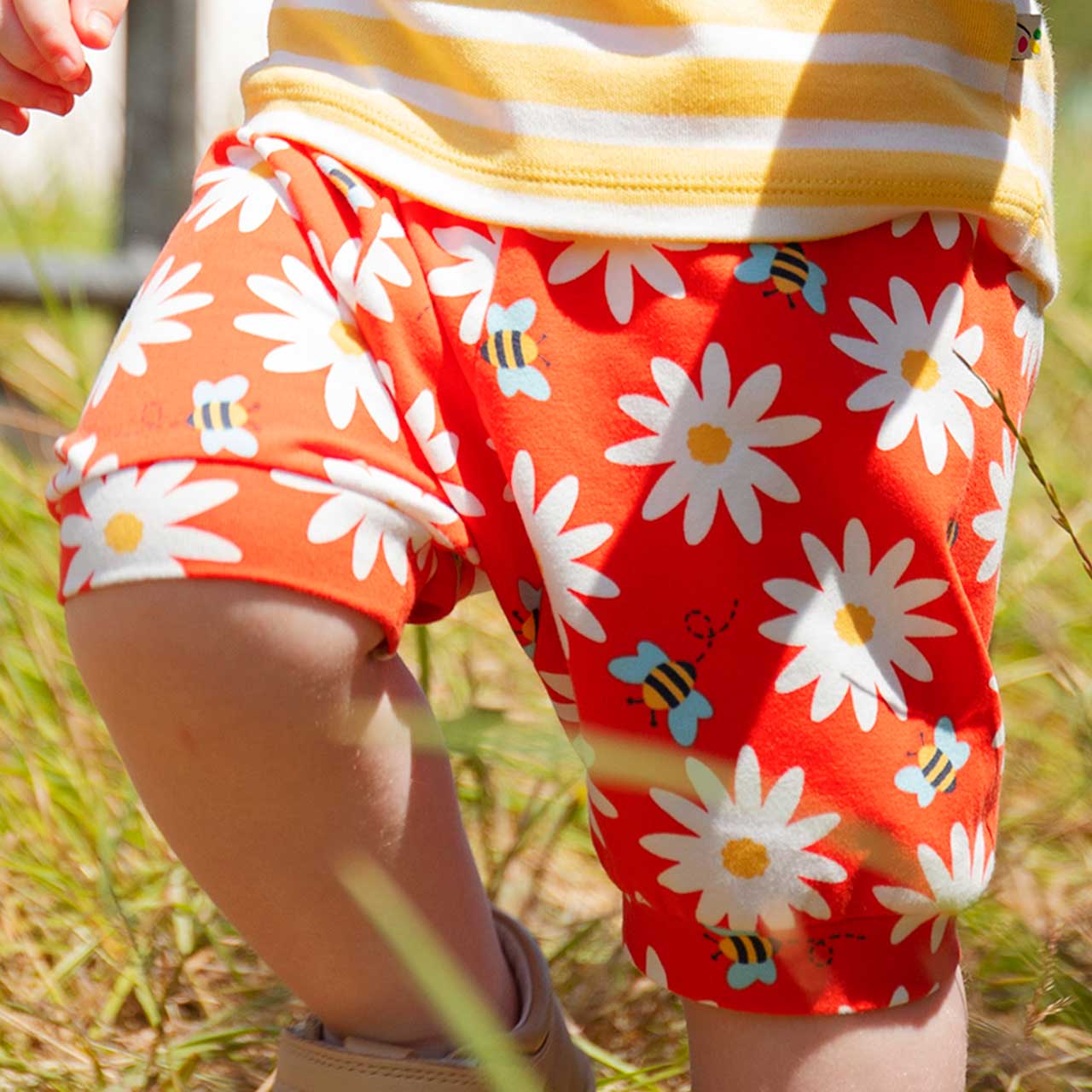 Leichte Mädchen Shorts Gänseblümchen orange