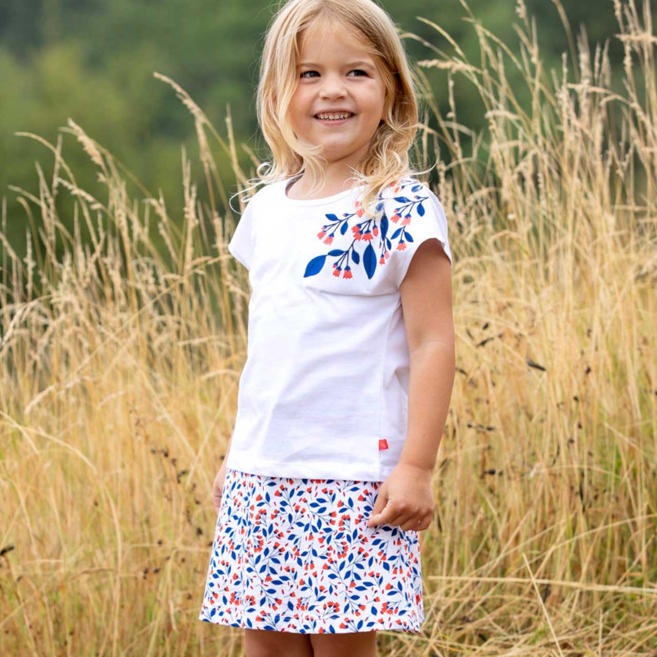 Sommer Shirt Blüten-Stickerei in weiß