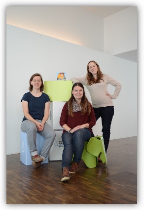 Team-Foto von 3 Frauen, die für den neunmalklug Verlag arbeiten