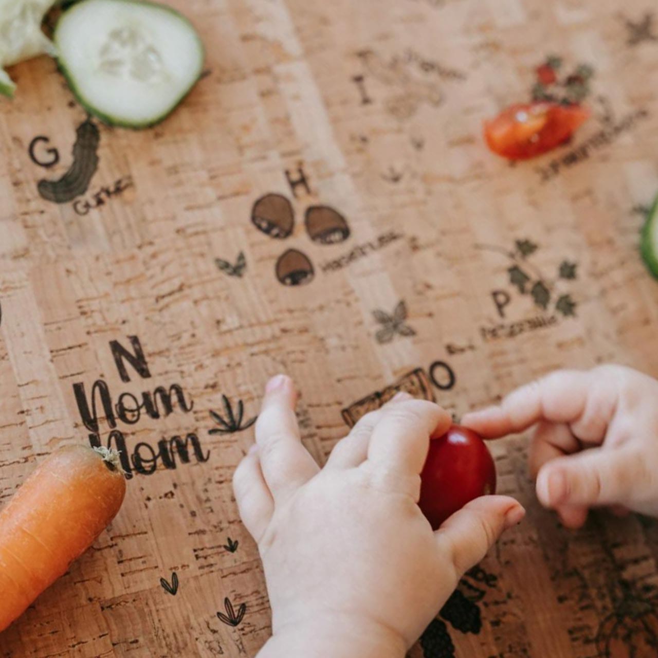 Kinder Tischset Fruity Letters natur