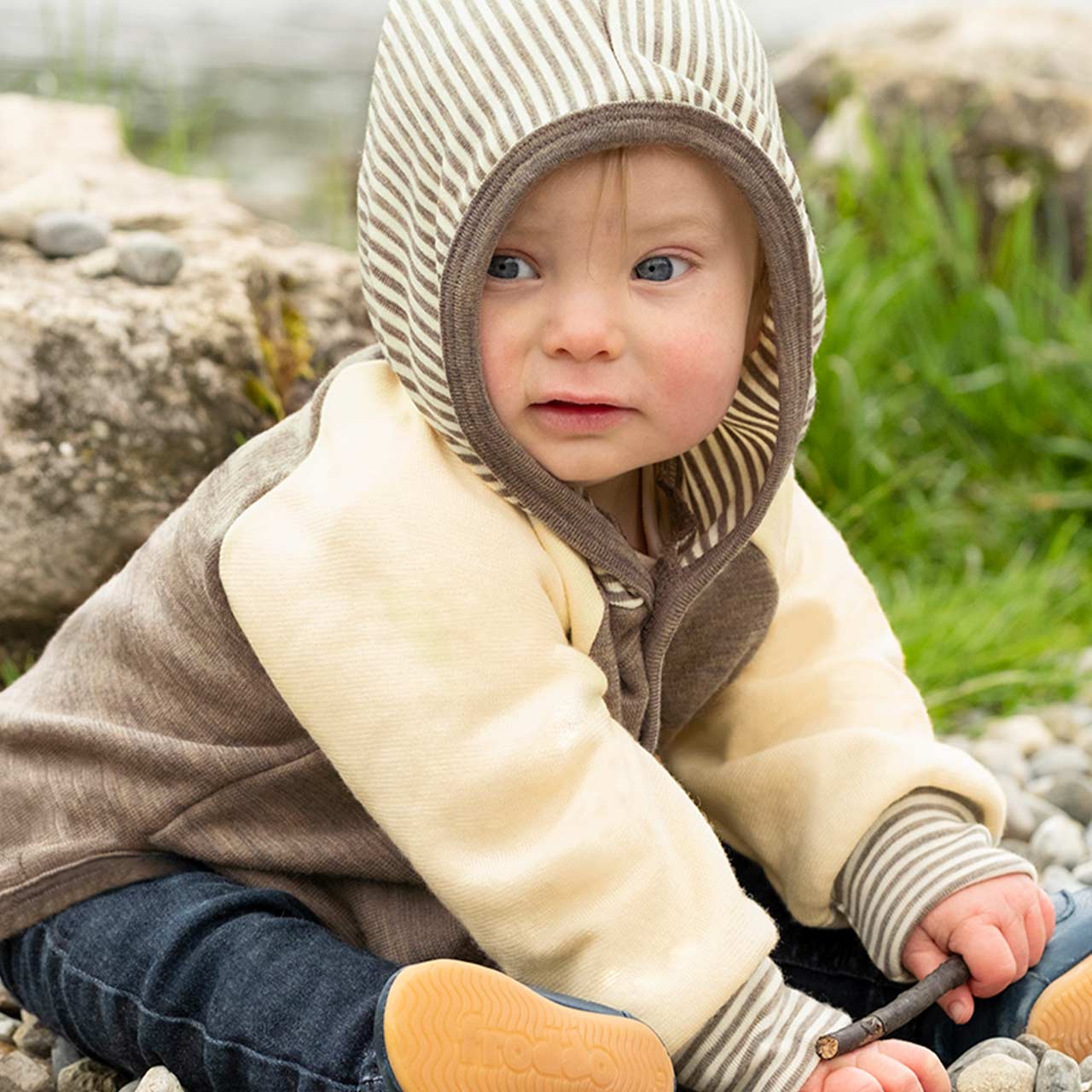 Babyjacke 100% Wolle zum Knöpfen braun-natur