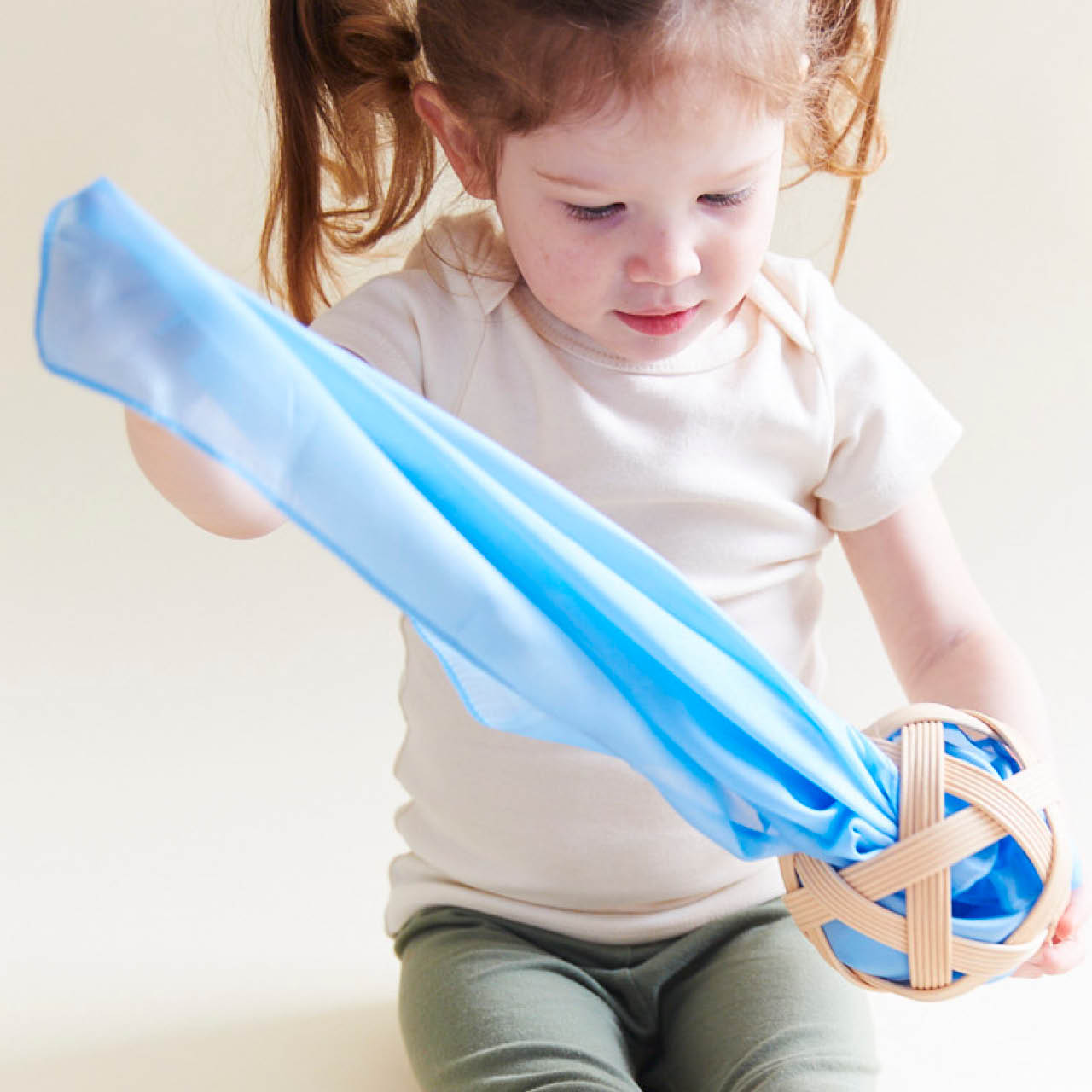 Spieltuch Seide hellblau klein 53 x 53 cm