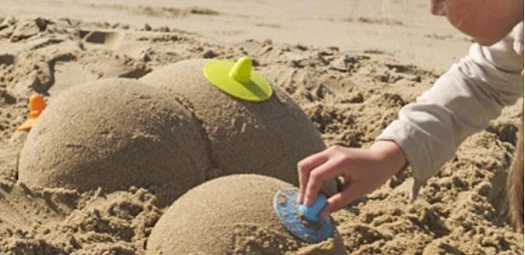 Sandspielzeug und Wasserspielzeug für den Urlaub mit Kindern