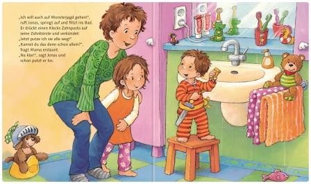 Doppelseite aus dem Zahnputz-Bilderbuch: Mama und die große Schwester kommen ins Bad. Der kleine Jonas steht auf einem Tritt vor dem Waschbecken und drückt aus einer Zahnpasta auf seine Zahnbürste. Er will Monster (Karies) wegputzen.