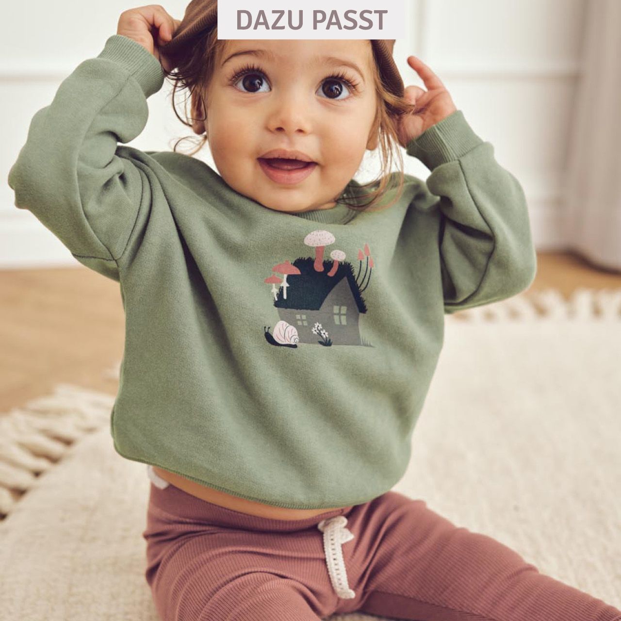 Cooles Baby Sweatshirt Häuschen khaki