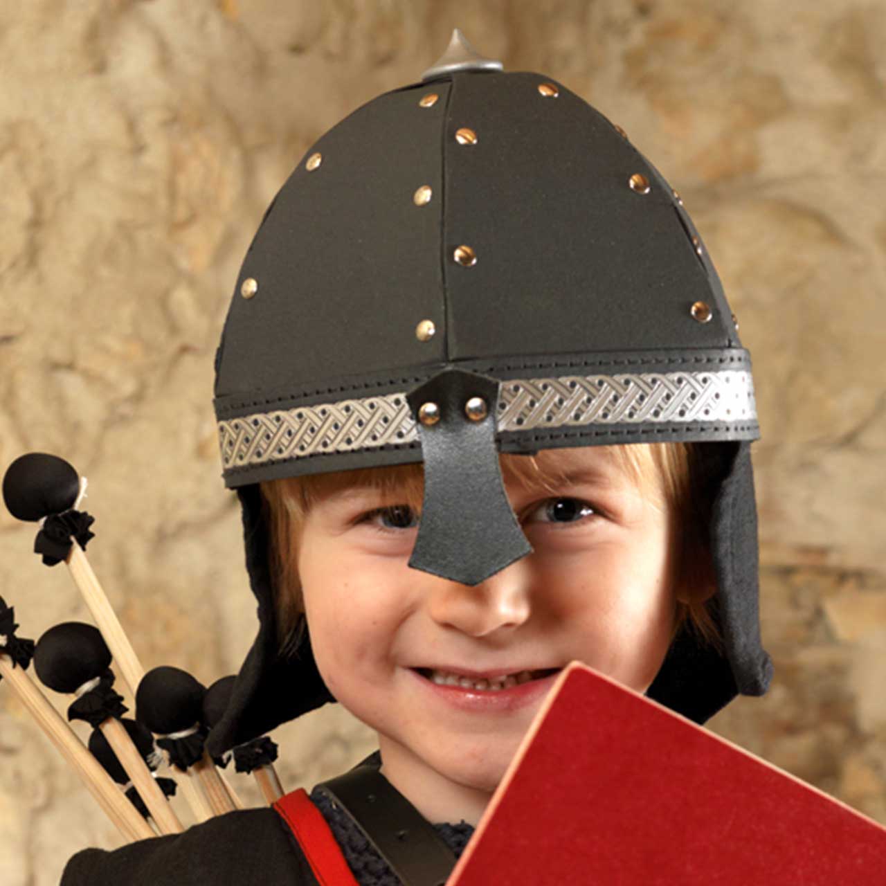 Ritterhelm Alamann schwarz mit Nieten