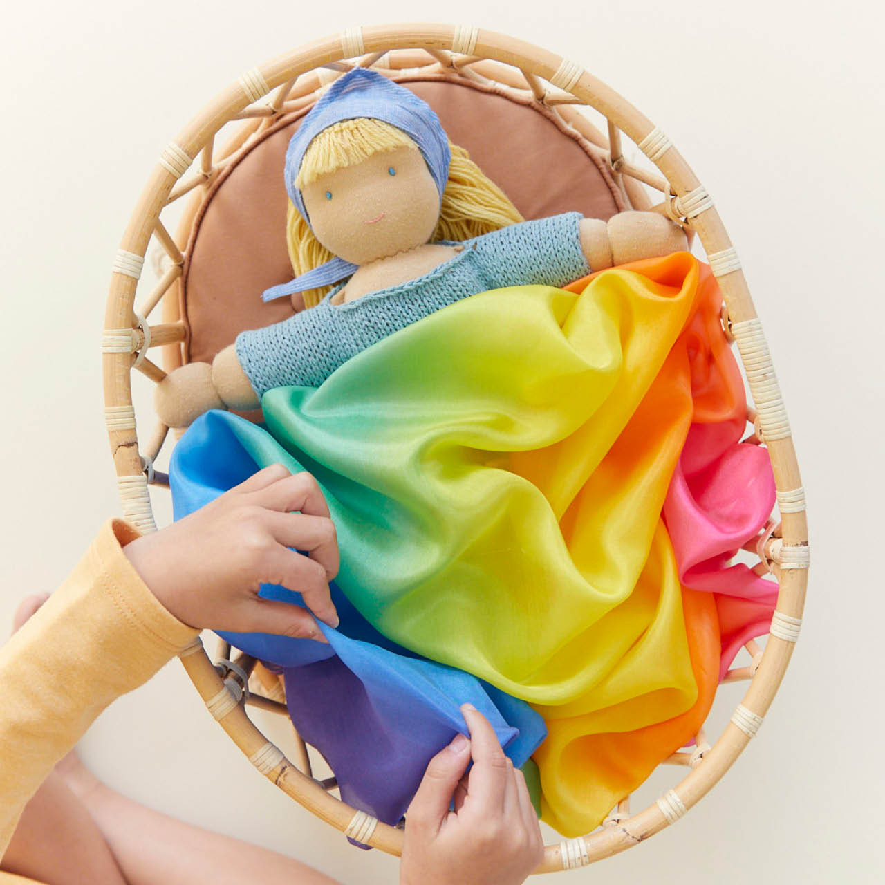 Regenbogen Spieltuch Seide mittel 89 x 89 cm